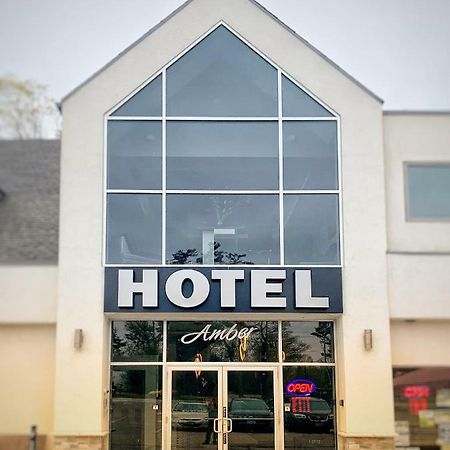 Amber Hotel Grand Bend Exterior photo