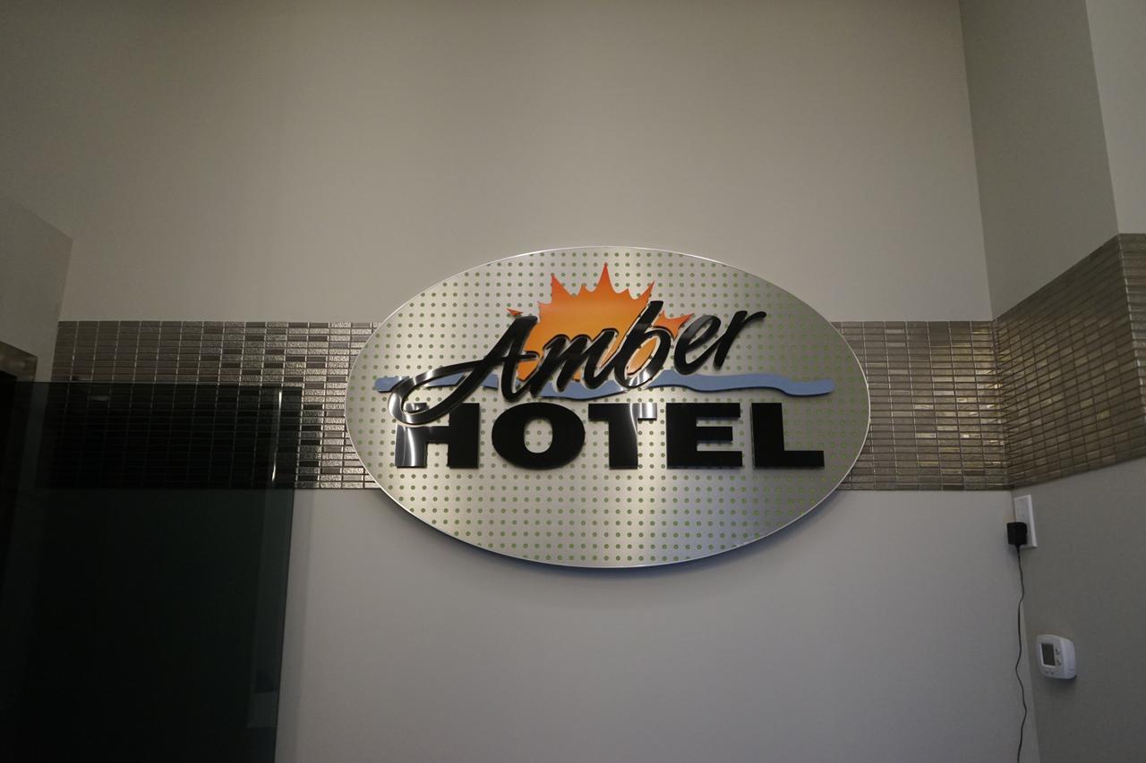 Amber Hotel Grand Bend Exterior photo